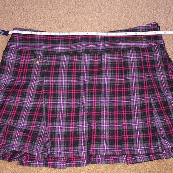 SOLD‼️ Plaid pleated skirt sz 4 - Picture 7 of 7